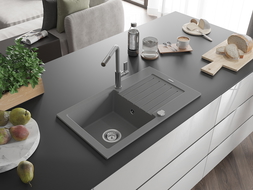 Mexen Pablo žulový kuchynský drez s 1 komorou, odkvapkávačom a kuchynskou batériou Flora, sivý - 6510-71-670401-06