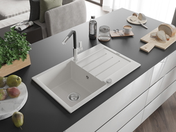 Mexen Bruno žulový drez s 1 komorou a odkvapkávačom a kuchynská batéria Flora, biela - 6513-20-670401-07